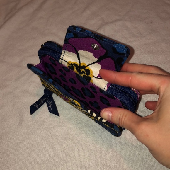 Vera Bradley African Violet Smartphone wristlet - Picture 3 of 4